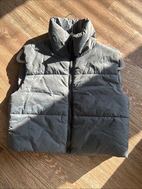 Men's Gray Quilted Puffer Vest - Lightweight Insulated Vest